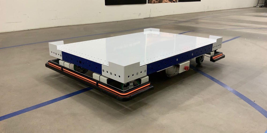 Auf der LogiMAT zeigt FlexQube sein fahrerloses Transportsystem eQart.