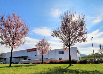 Über­nah­me von Pro­duk­ti­ons­stand­or­ten für fle­xi­ble Verpackungen