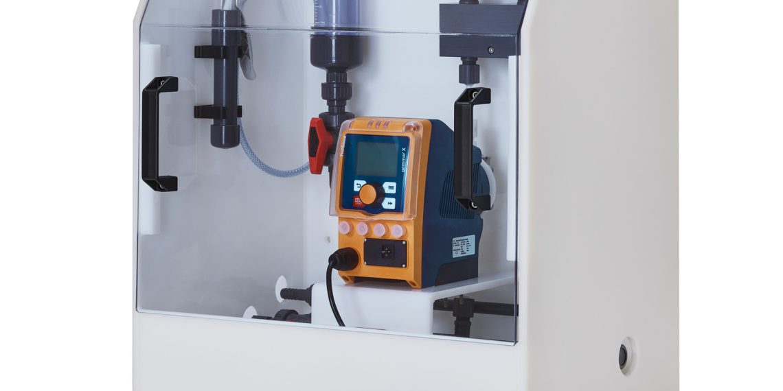 Dulcodos mini mit Magnet-Membrandosierpumpe gamma/ X. ProMinent präsentiert das neue Dosiersystem Dulcodos mini auf der Achema in Halle 8.0 Stand J94.