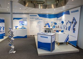 Yaskawa zeigt als neuer Technikpartner der Robotation Academy in Hannover auf rund 28 Quadratmetern neue Robotik-Trends und aktuelle Modelle. (Bild: Yaskawa/M. Wallmüller)