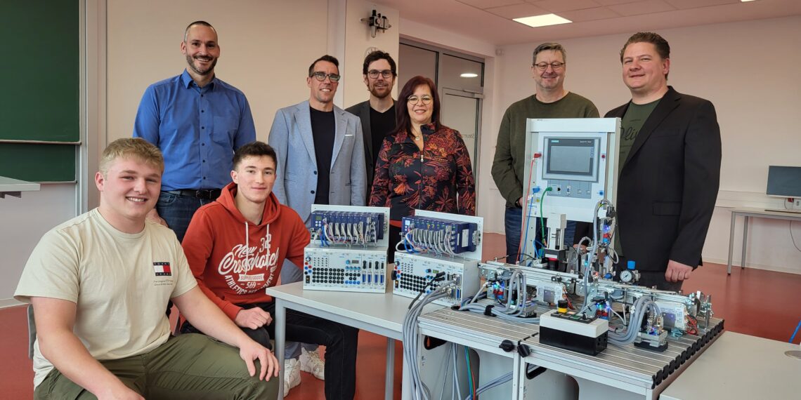 Automatisierungssysteme machen Schule