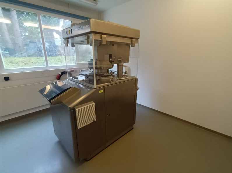 Kapselfüllmaschine