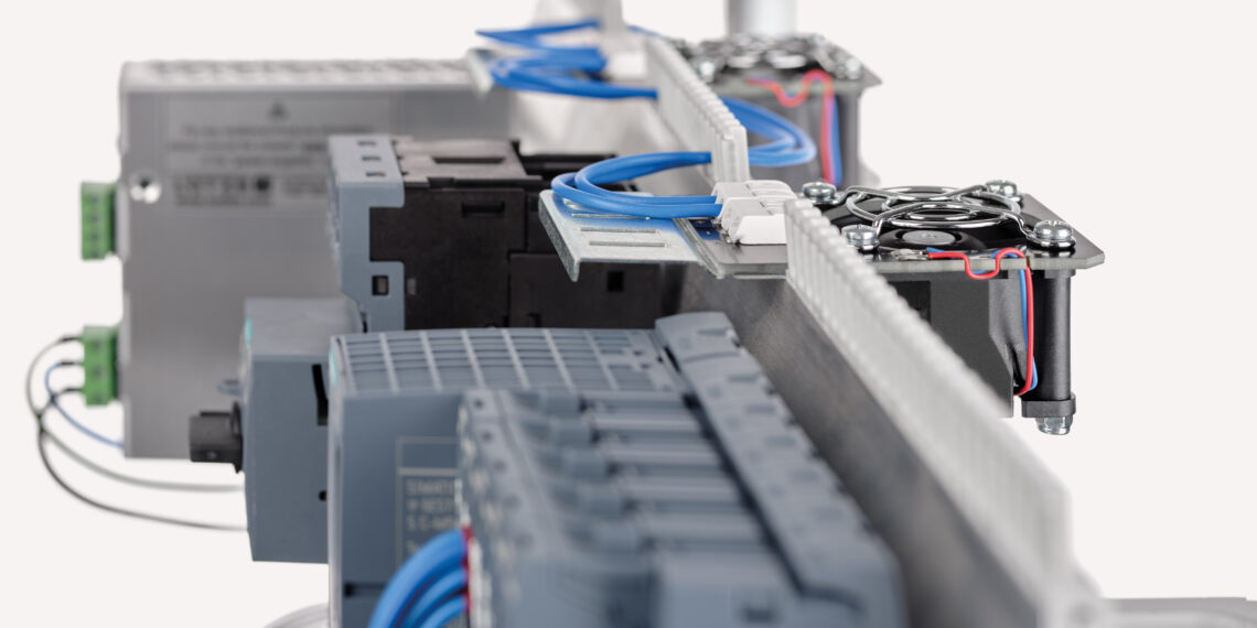 Schaltschrankbelüftung auf kleinstem Raum