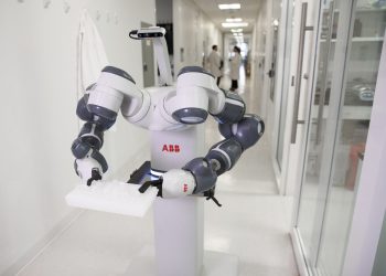 ABB präsentiert Konzept eines mobilen Laborroboters für das Krankenhaus der Zukunft
