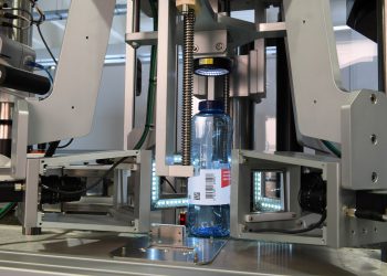 Die neue Beverage Tracking Technology Komplettlösung von Antares Vision wurde mit dem World Beverage Innovation Award 2018 in der Kategorie „Best Manufacturing / Processing Innovation“ ausgezeichnet und ist prädestiniert für die hundertprozentige Inspektion und zur Sicherstellung der Produktqualität von Getränkeflaschen.