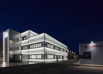 Antares Vision ist Anbieter von Vision-Control-Systemen, Track & Trace-Lösungen und Smart Data Management für Branchen auf der ganzen Welt, sowohl in der Pharmaindustrie, als auch in anderen Sektoren.