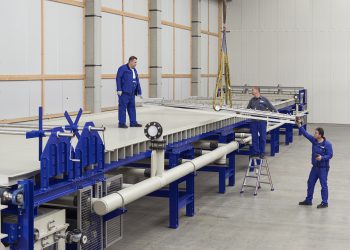 Der Taktbandfilter vom Typ BF 350-255 verarbeitet stündlich bis zu fünf Tonnen Pflanzenreste.