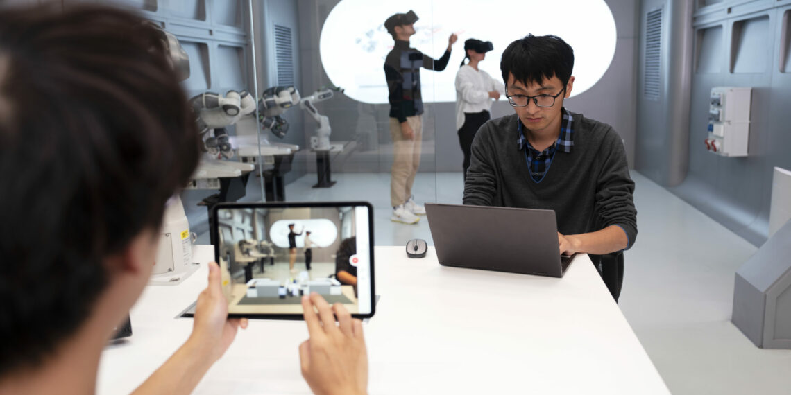 Voll auto­ma­ti­sier­te Robo­ter­fa­brik in Shanghai