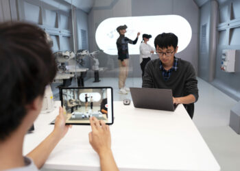 Voll auto­ma­ti­sier­te Robo­ter­fa­brik in Shanghai