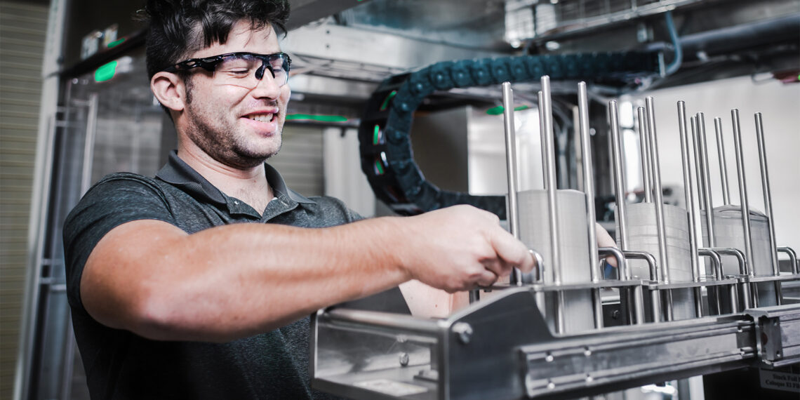 Abfüll­tech­no­lo­gie für Fein­kost- und Molkereiprodukte