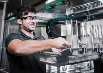 Abfüll­tech­no­lo­gie für Fein­kost- und Molkereiprodukte