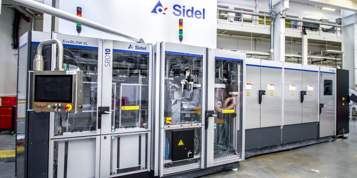 Blasmaschine für große PET-Behälter