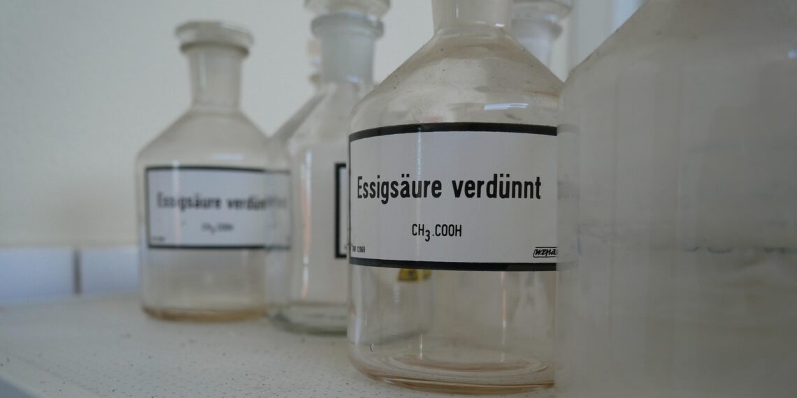 Essig­säu­re-Her­stel­lung aus Buchenholz