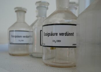 Essig­säu­re-Her­stel­lung aus Buchenholz