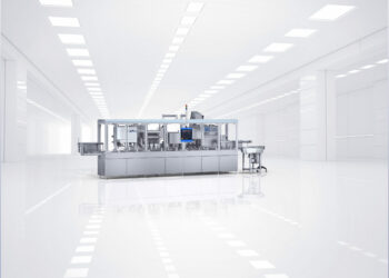 Phar­ma­zeu­ti­sche Fest­stof­fe in Fla­schen verpacken