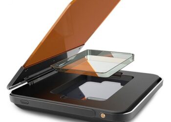 Mit LED-Tran­s­il­lu­mi­na­tor DNA und RNA visualisieren