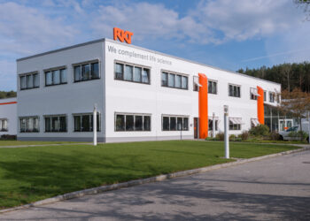 Kunst­stoff­spe­zia­list fei­ert 50-jäh­ri­ges Firmenjubiläum