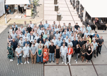 50 Jah­re Klebstoffexperte