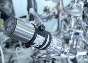 Hohe Durchflusswerte bei platzsparendem Design bietet das bewährte Schrägsitzventil vom Typ 2000 mit pneumatischem Kolbenantrieb und einem Zwei-Wege-Ventilgehäuse. (Bild: Bürkert Fluid Control Systems)