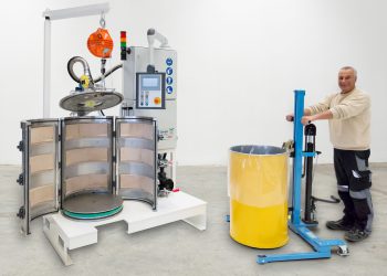 Mit der halbautomatischen Vakuumstation Tava 200 F können Materialhersteller pastöse und dünnflüssige Medien luftfrei in 200-Liter-Deckelfässer abfüllen. Die Anlage lässt sich auch auf andere Gebindegrößen auslegen. (Bild: Tartler)