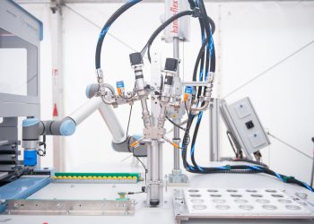 Sauberer Verguss ist Trumpf – manuell und seriell