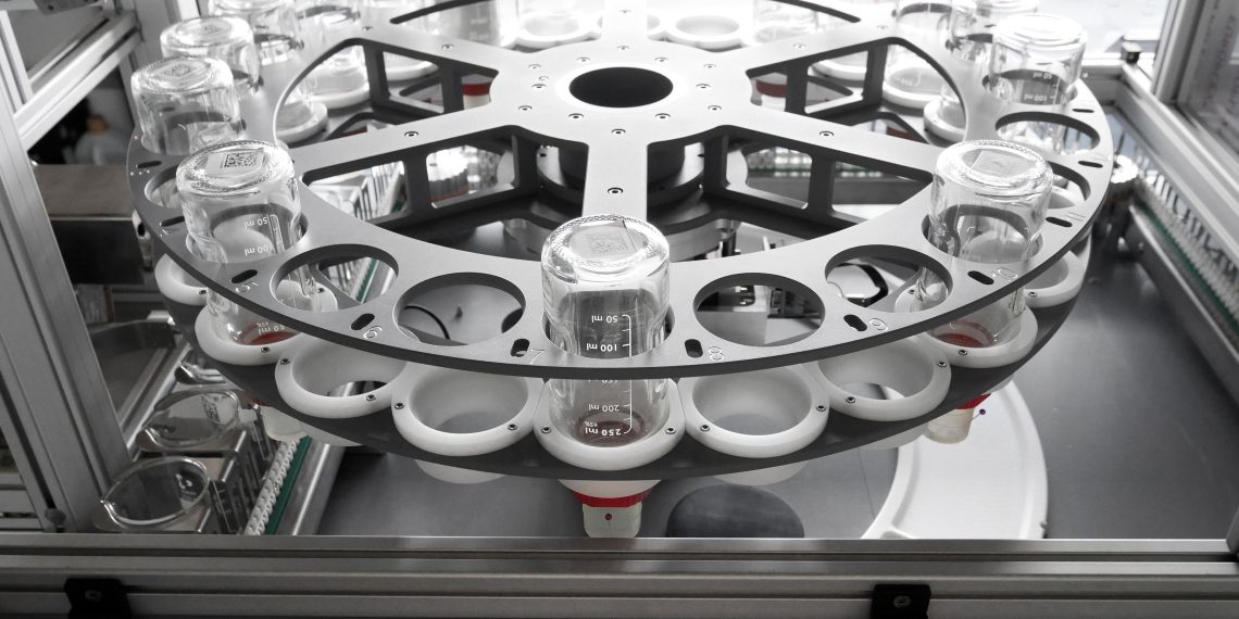 Der Compositor verfügt über 24 Quellgefäße und 40 Zielgefäße, über die die automatische Dosierung erfolgt. Bild: Nevolab