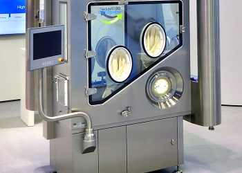 Anschaulich präsentiert Metall+Plastic eine neue Technologie zur Dekontamination von Isolatoren. Bild: Optima