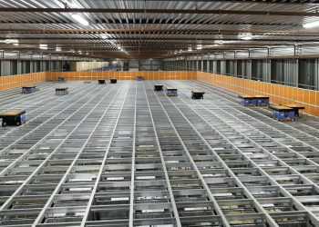 Auf der World of Material Handling zeigt Dematic das kompakte Stückgut-Kommissioniersystem AutoStore in einem Live-Szenario.