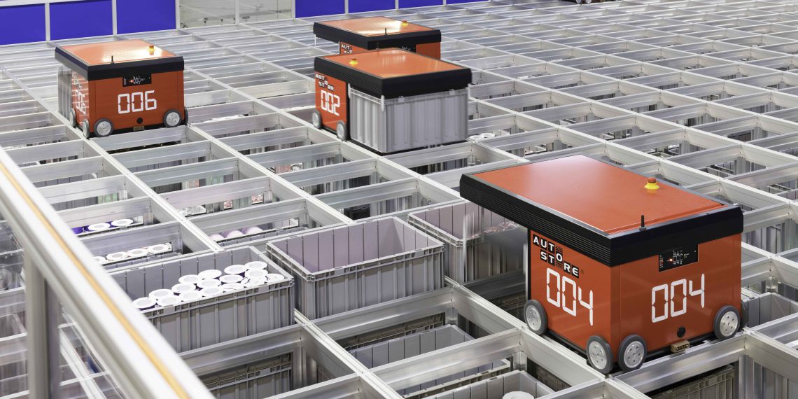 Mit der AutoStore-Anlage von Dematic optimiert C.E. Pattberg seine Lagerflächennutzung und automatisiert gleichzeitig die Kommissionierung.