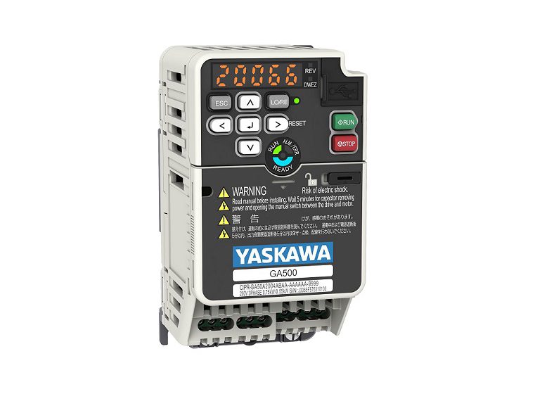 Die Neuentwicklung GA500, die in Hannover Weltpremiere hat, erweitert die aktuelle Frequenzumrichter-Generation um ein besonders kompaktes Modell für Industrieanwendungen. Bild: Yaskawa)