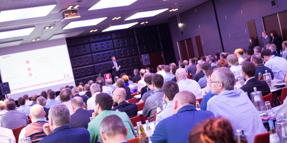 Das Interesse im letzten Jahr war groß und die vielen positiven Rückmeldungen bestätigen: Das Forum lebt vom Austausch zwischen Experten, Entscheidern und Anwendern. Bild: Eplan