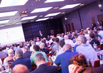 Das Interesse im letzten Jahr war groß und die vielen positiven Rückmeldungen bestätigen: Das Forum lebt vom Austausch zwischen Experten, Entscheidern und Anwendern. Bild: Eplan