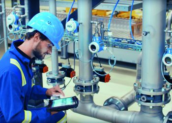 Endress + Hauser möchte als einer der ersten Hersteller seine Feldgeräte mit Mobilfunk-Modulen ausstatten und bei bestehenden Anlagen über neu entwickelte Hart-Gateways mit 5G-Netzwerken verbinden. (Bild: Endress + Hauser)