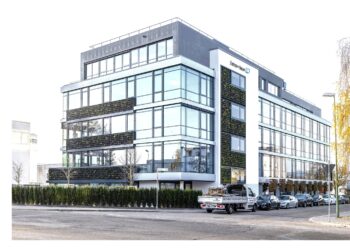 Stand­orter­wei­te­rung mit moder­nem Bürogebäude