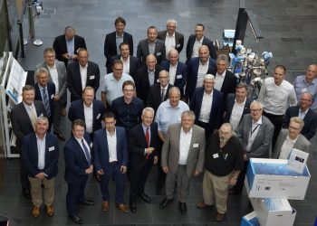 Hersteller und Anwender im Dialog: Beim Open Integration Meeting Anfang Juni im schweizerischen Reinach berichteten Vertreter der Chemie- und Pharmaindustrie, wie sie von dem Partnerprogramm bei der Digitalisierung ihrer Prozessanlagen profitieren. Bild: Endress + Hauser