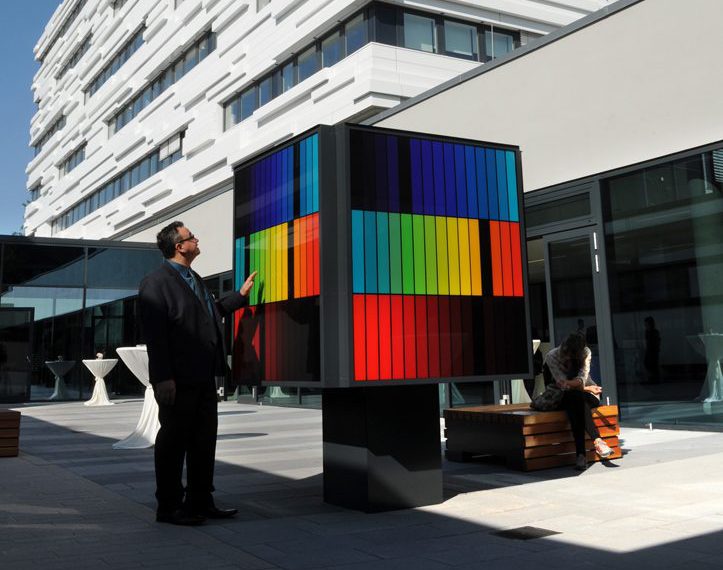 Fraunhofer SIT - Echtheitsnachweis auf farbenfrohem Barcode