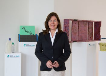 Gunda Rachut, Vorstand der Stiftung Zentrale Stelle Verpackungsregister, fordert die Unternehmen auf, ihrer Pflicht an der Beteiligung des Dualen Systems nachzukommen. Bild: Stiftung Zentrale Stelle Verpackungsregister