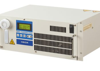 Die wassergekühlten Kühl- und Temperiergeräte der Serie HECR produzieren kaum noch Abwärme. Sie sind rund 28 % flacher und 50 % sparsamer in der Leistungsaufnahme als ihre luftgekühlten Pendants dieser Serie. Bild: SMC