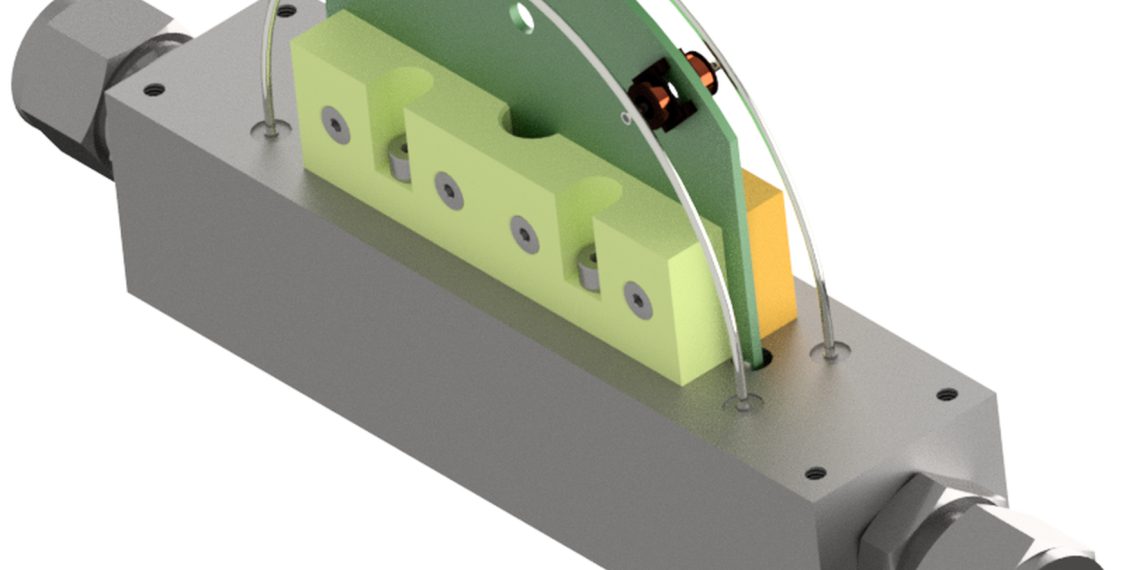 Statt die Spulen auf die Rohre zu montieren, entschied sich der Hersteller dazu, sie auf einer Platine zu verbauen, die zwischen den Messrohren angebracht wird. Somit wurde die Anzahl der Messsensoren von zwei auf vier erhöht, wodurch sich eine bessere Auflösung ergibt.