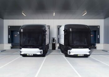 Schnel­le­re Elek­tri­fi­zie­rung von Nutzfahrzeugen