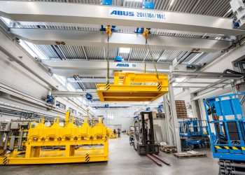 Meilensteine im internationalen Geschäft von LEWA waren ein 714 Tonnen schweres Chemical Injection-Modul mit 40 Membran- und Prozesspumpen, das in Singapur realisiert wurde oder der Folgeauftrag zu einem Großprojekt am Arabischen Golf, für das LEWA bereits im Jahr 2015 40 Pumpen geliefert hatte: Im Sommer 2017 wurden zusätzliche 20 Pumpen geliefert, um die Fördermenge um insgesamt 56 Mio. m3/Tag zu erhöhen