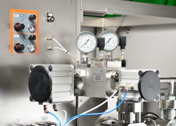 Hochdruckhomogenisierer bestehen neben einer Pumpe als Druckerzeuger auch aus einem hydraulischen Verbraucher, dem sogenannten Homogenisationsventil. Bild: Lewa