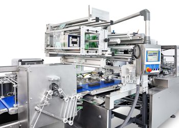 Die flowpack X-D zip Folienverpackungsmaschine produziert sowohl Flowpackverpackungen als auch Drei-Randsiegel-Beutel mit Zipper-Wiederverschluss. Bild: Hugo Beck