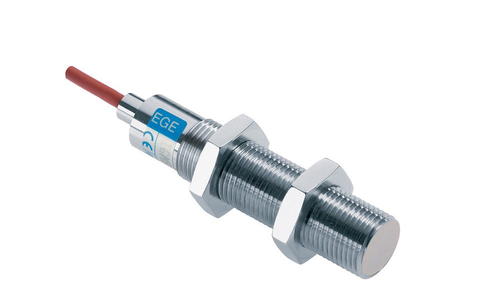 Wasserdichte induktive Näherungsschalter der Baureihe IGMH…GSP-W von EGE eignen sich für Anwendungen mit regelmäßigen Reinigungsvorgängen. Bild: EGE-Elektronik Spezial-Sensoren