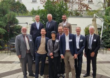 Ver­pa­ckungs­her­stel­ler und Arz­nei­mit­tel­in­dus­trie inten­si­vie­ren Zusammenarbeit