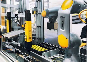 Auf der Motek 2018 präsentiert das Automatisierungsunternehmen Pilz ganzheitliche Systemlösungen, die innovative Robotik einschließt. Im Fokus: Die Pilz Smart Factory mit dem eigen entwickelten Manipulatormodul des Produktbereichs Service Robotik.