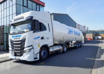 Koope­ra­ti­on stellt Wei­chen für nach­hal­ti­gen Kli­ma­schutz in der Transportlogistik