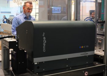 Dank des Single-Pass-Verfahrens kombiniert das in der Blisteranlage KBS-PL integrierte Vierfarb-System OMEGA Pro 4C von Atlantic Zeiser die Flexibilität des Digitaldrucks mit der Produktivität des Offset-Drucks. Bild: Atlantic Zeiser