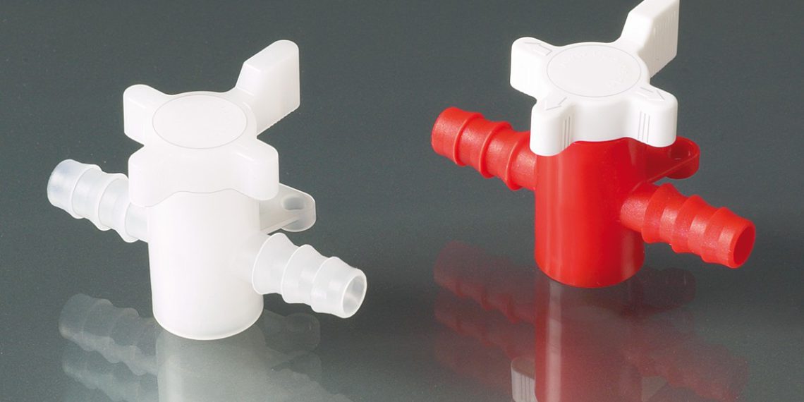 Kunststoff vs. Edelstahl – Was eignet sich besser zum Leiten von Chemikalien Reichelt Chemietechnik