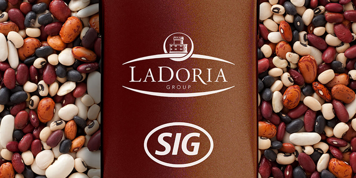 Food Ret­ort-Füll­ma­schi­ne